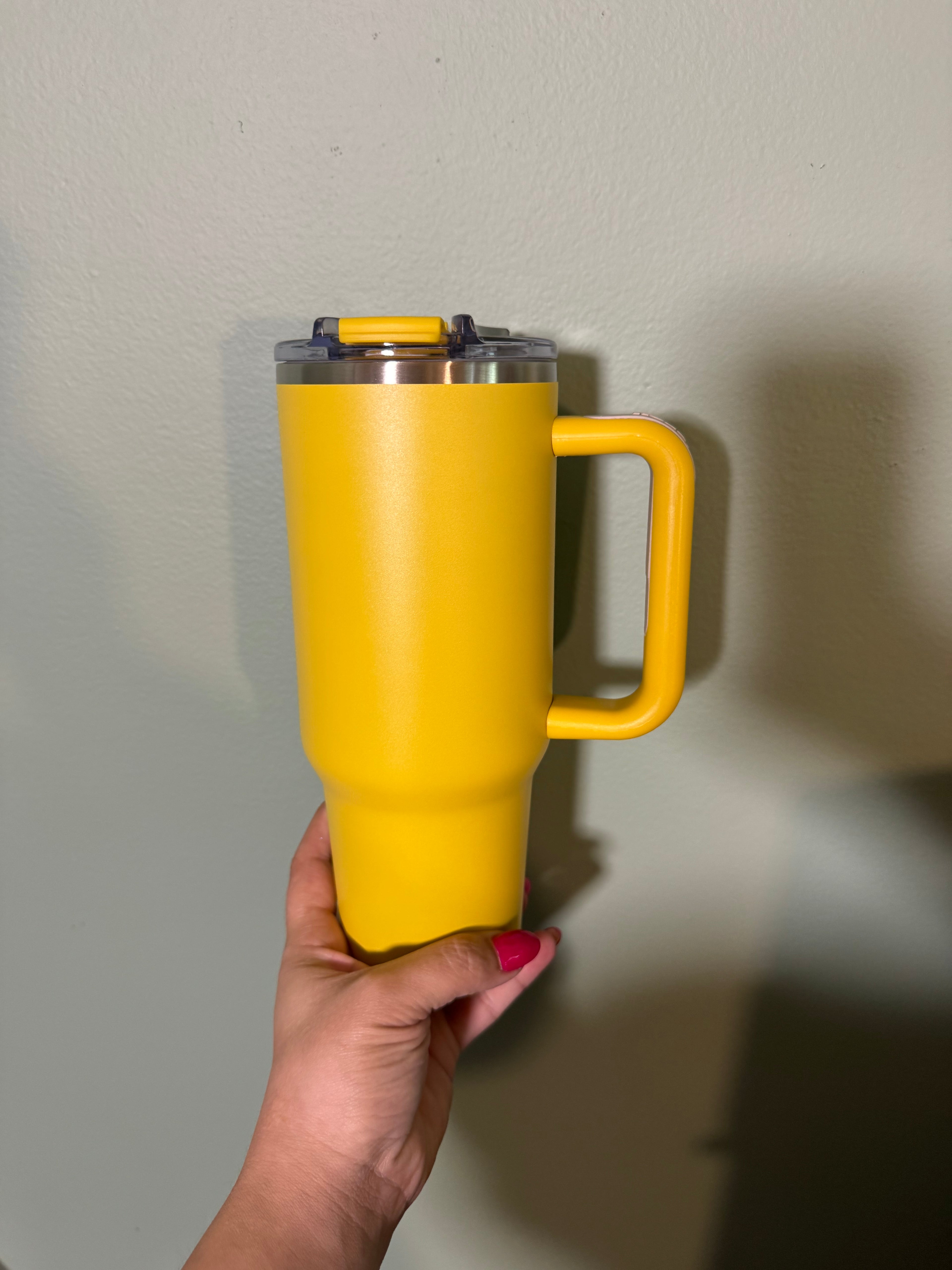 40 oz- yellow stainless steel- NOT SNOWGLOBE