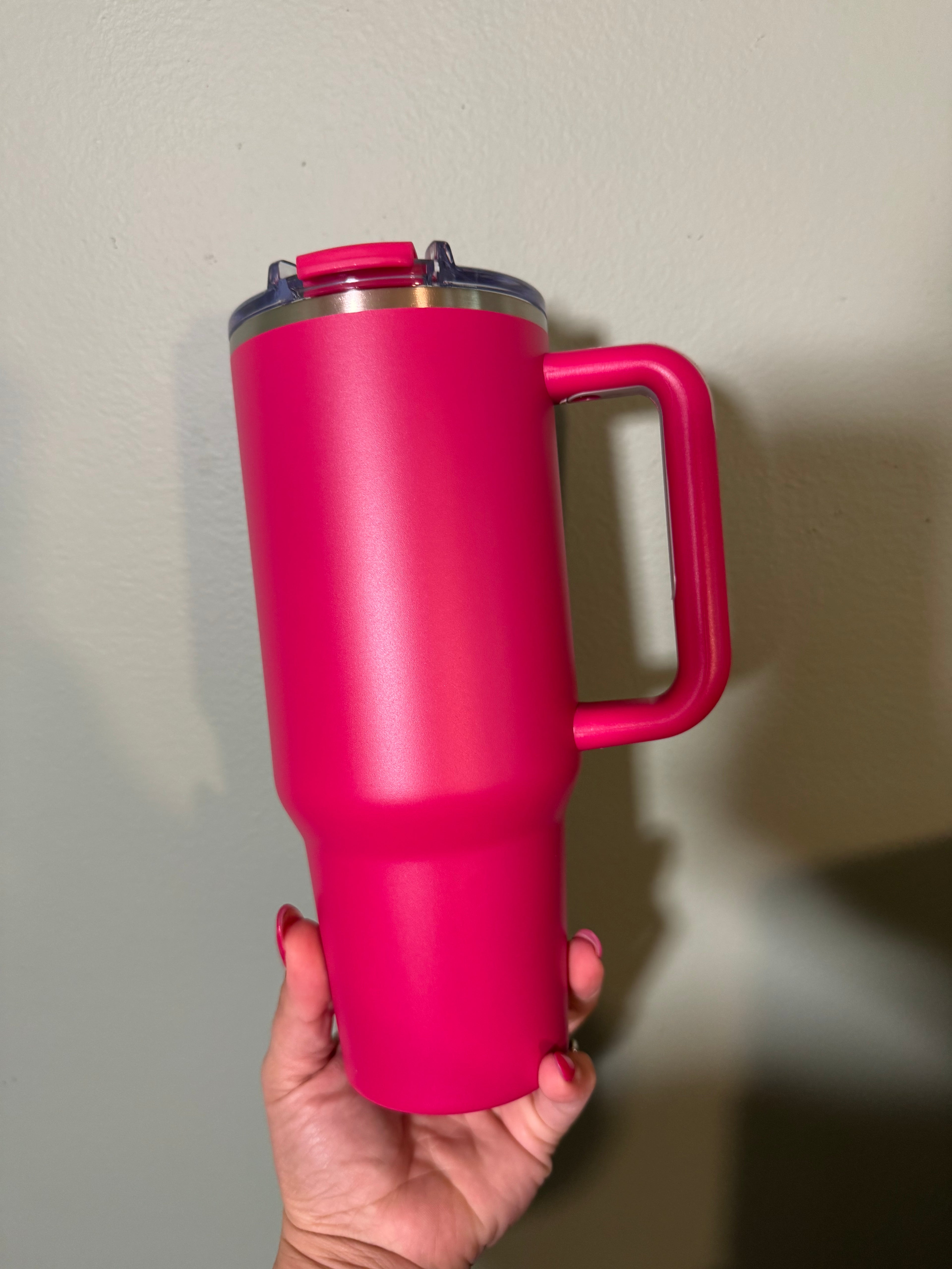 40 oz- hot pink stainless steel- NOT SNOWGLOBE