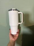 40 oz- white stainless steel- NOT SNOWGLOBE