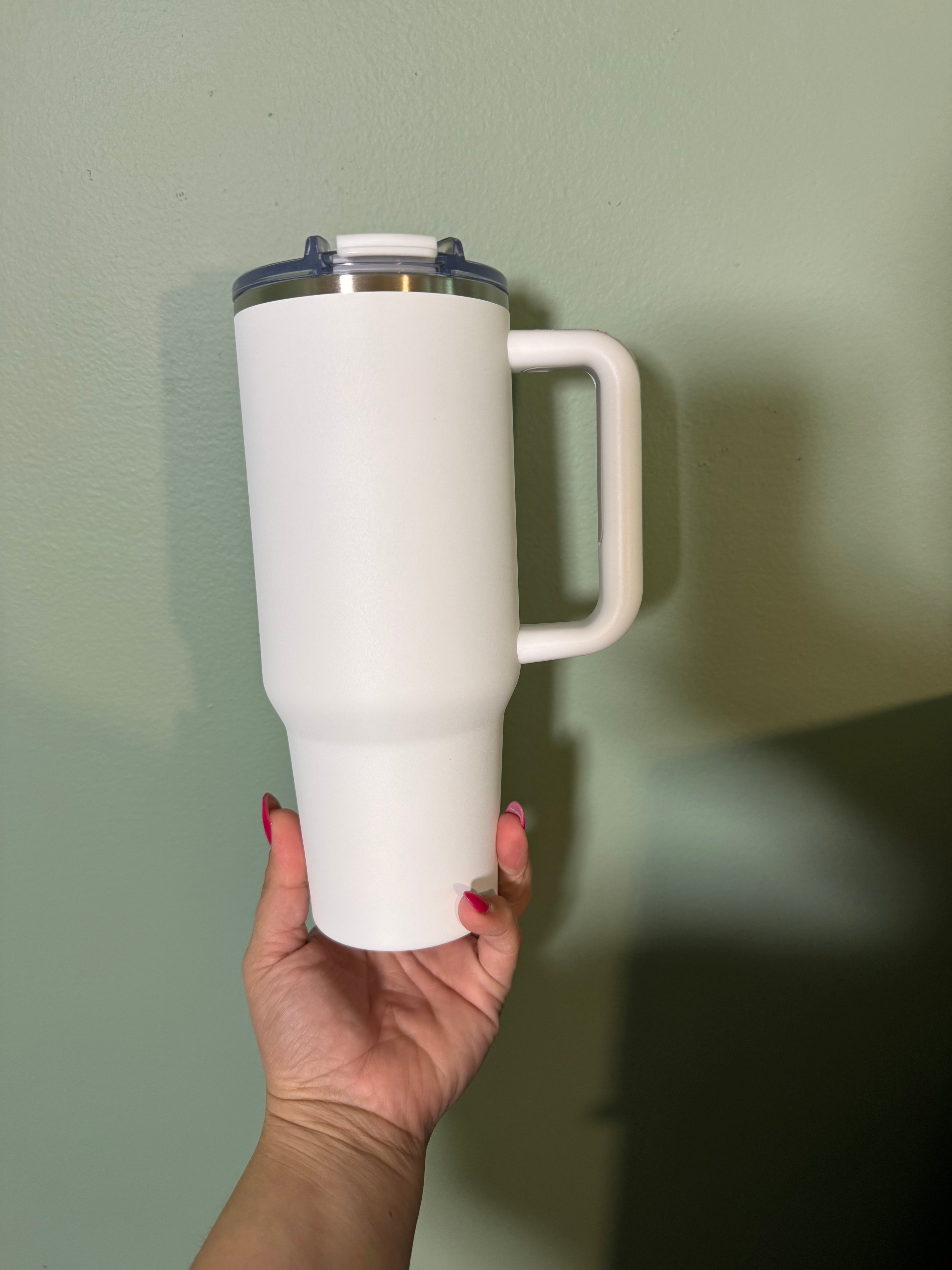 40 oz- white stainless steel- NOT SNOWGLOBE