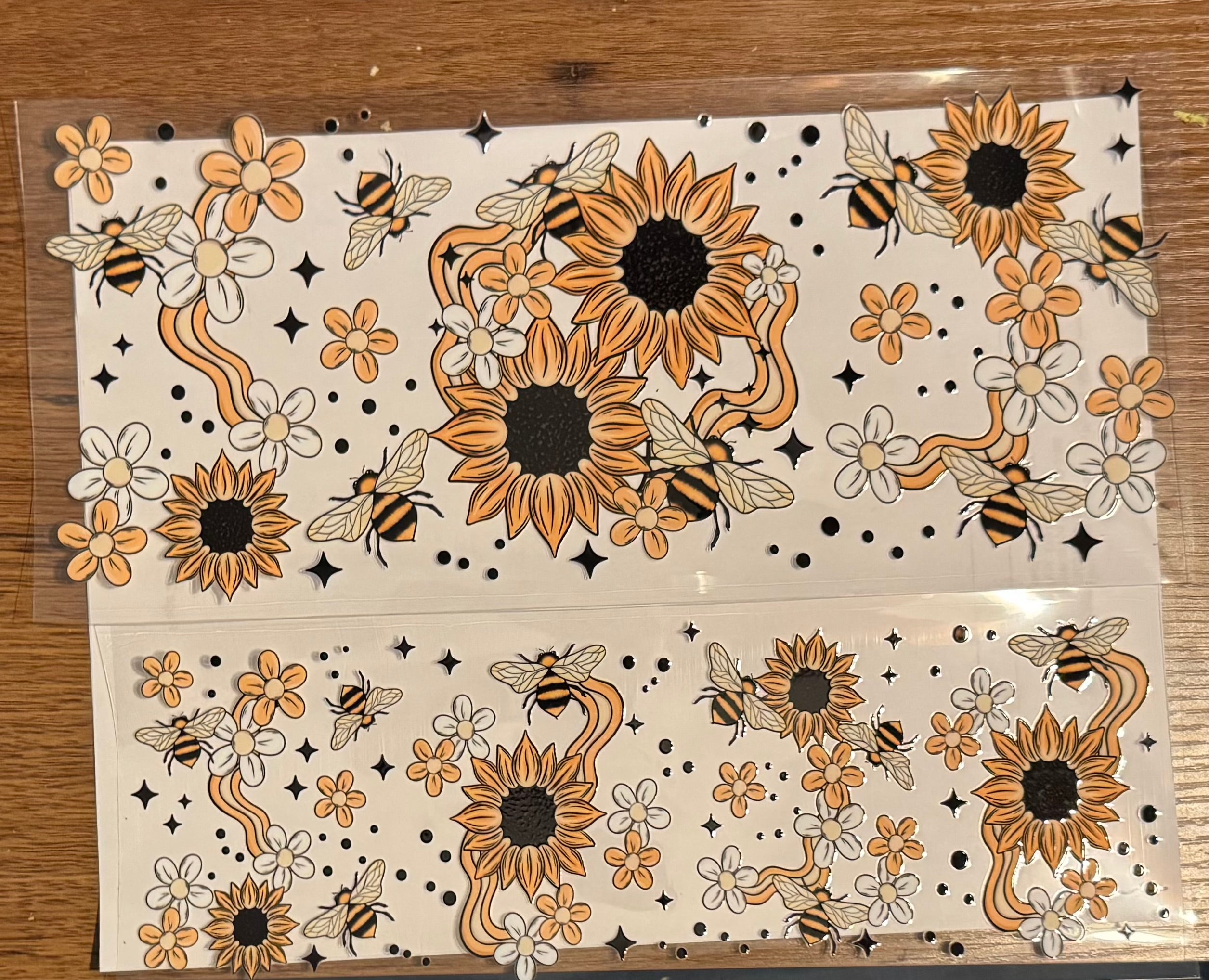 40 oz Flowers n bees wrap